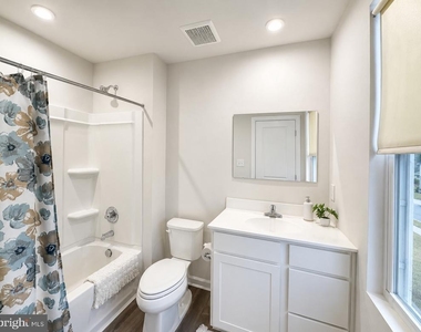 27003 Greenleaf Drive - Photo Thumbnail 9