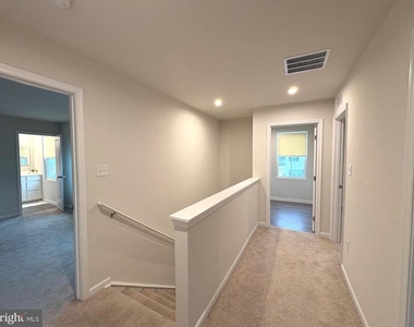 27003 Greenleaf Drive - Photo Thumbnail 5