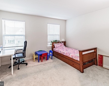 604 Longleaf Drive - Photo Thumbnail 13