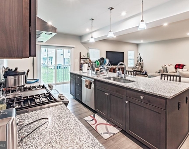 604 Longleaf Drive - Photo Thumbnail 19