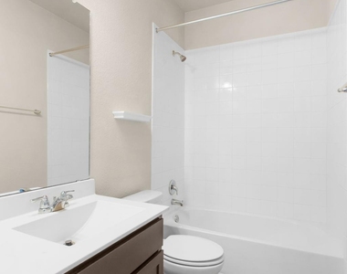 2437 Lyla Ln - Photo Thumbnail 16