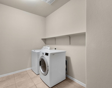 2437 Lyla Ln - Photo Thumbnail 12