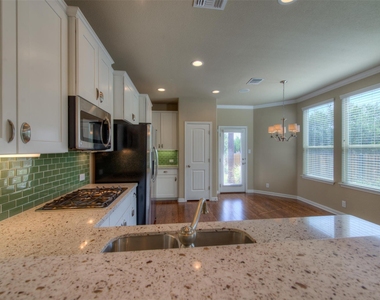 405 S Meadowlark St - Photo Thumbnail 9