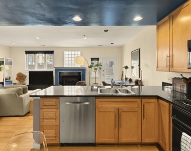 2363 Champlain Street Nw - Photo Thumbnail 14