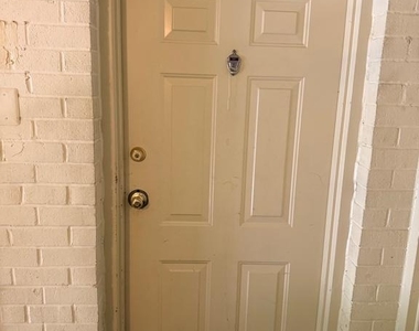 3107 Naylor Road Se - Photo Thumbnail 1