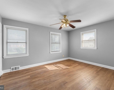 1811 T Place Se - Photo Thumbnail 15
