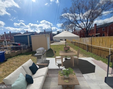 1811 T Place Se - Photo Thumbnail 10