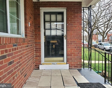 30 53rd Street Se - Photo Thumbnail 3