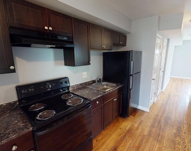 933 52nd Street Ne - Photo Thumbnail 3