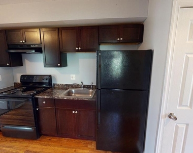 933 52nd Street Ne - Photo Thumbnail 7