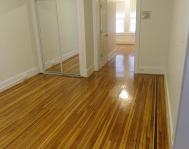 439 Quincy Street Nw - Photo Thumbnail 3