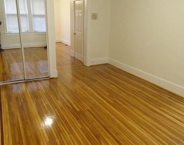 439 Quincy Street Nw - Photo Thumbnail 4
