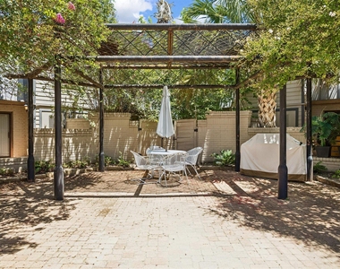 2500 Steck Ave - Photo Thumbnail 28