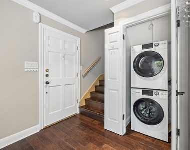 2500 Steck Ave - Photo Thumbnail 24