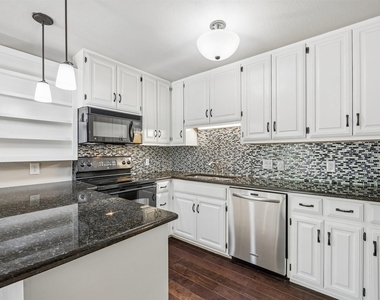 2500 Steck Ave - Photo Thumbnail 11