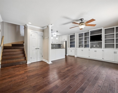 2500 Steck Ave - Photo Thumbnail 8