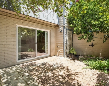 2500 Steck Ave - Photo Thumbnail 26