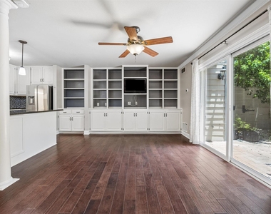 2500 Steck Ave - Photo Thumbnail 6