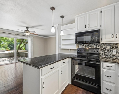 2500 Steck Ave - Photo Thumbnail 13