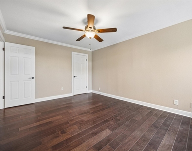 2500 Steck Ave - Photo Thumbnail 17