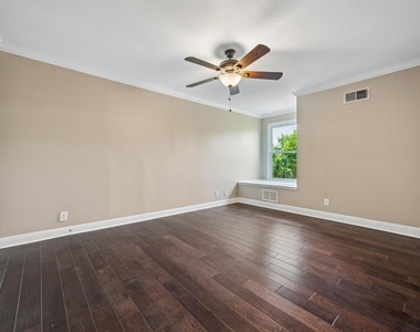 2500 Steck Ave - Photo Thumbnail 16