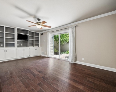 2500 Steck Ave - Photo Thumbnail 7
