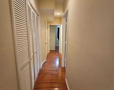 505 44th Street Ne - Photo Thumbnail 12