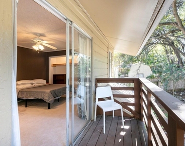 1711 Deerfield Dr - Photo Thumbnail 31