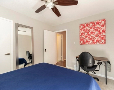 1711 Deerfield Dr - Photo Thumbnail 7
