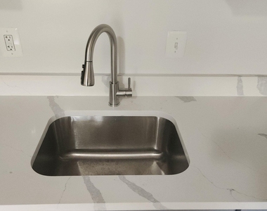 920 Madison Street Nw - Photo Thumbnail 4