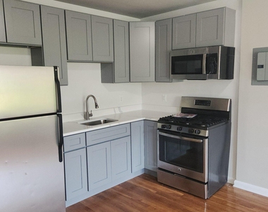920 Madison Street Nw - Photo Thumbnail 3