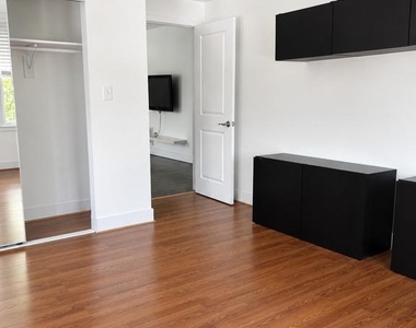 1352 Longfellow Street Nw - Photo Thumbnail 15