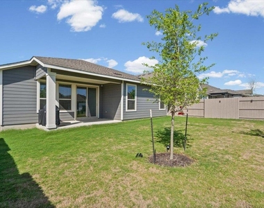 9704 Boathouse Dr - Photo Thumbnail 17