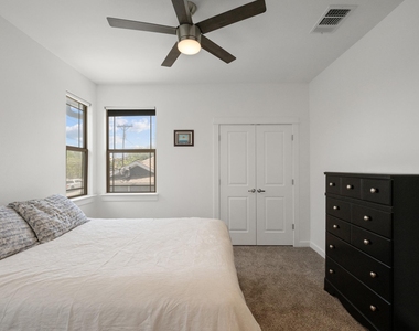 2208 Schriber St - Photo Thumbnail 24
