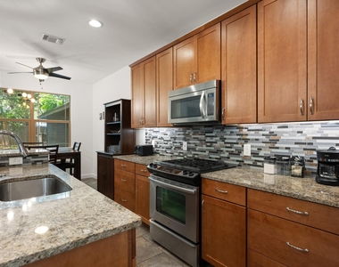 2208 Schriber St - Photo Thumbnail 11