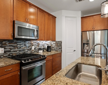 2208 Schriber St - Photo Thumbnail 8