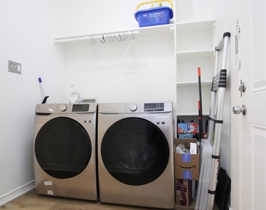 5411 Hudson St - Photo Thumbnail 14