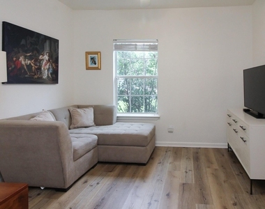 5411 Hudson St - Photo Thumbnail 7