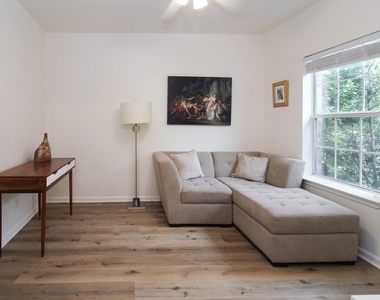 5411 Hudson St - Photo Thumbnail 8