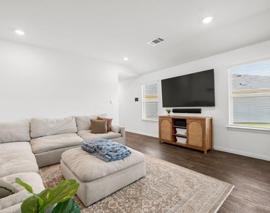 151 Galanthus Ct - Photo Thumbnail 3