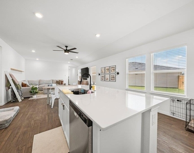 151 Galanthus Ct - Photo Thumbnail 7