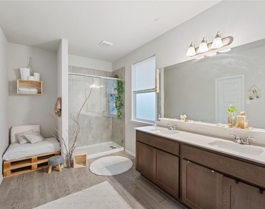 308 Catalina Dr - Photo Thumbnail 9