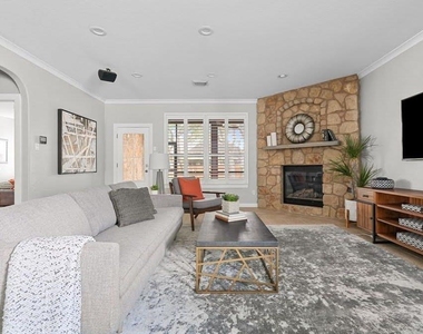 10820 Sky Rock Dr - Photo Thumbnail 5