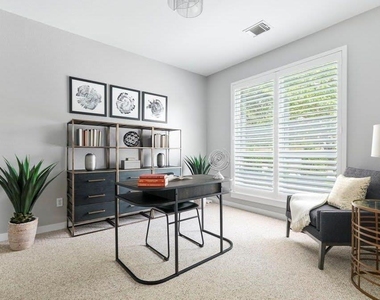 10820 Sky Rock Dr - Photo Thumbnail 3