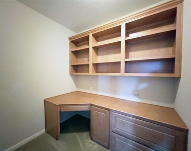 2443 Salorn Way - Photo Thumbnail 21