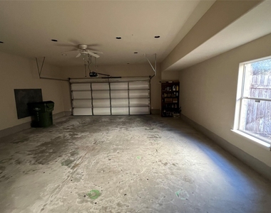 2443 Salorn Way - Photo Thumbnail 9