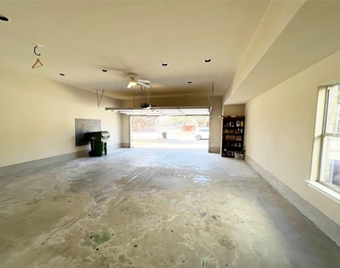 2443 Salorn Way - Photo Thumbnail 28