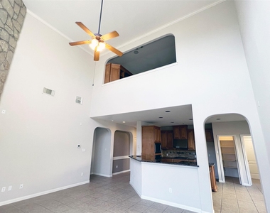 2443 Salorn Way - Photo Thumbnail 10
