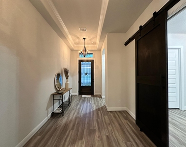 240 Brentwood Dr - Photo Thumbnail 25