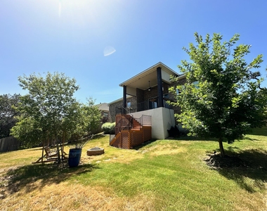 240 Brentwood Dr - Photo Thumbnail 33